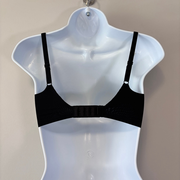 GAP GapBody Women's 32C Black Everyday Essentials Wireless Bra NWT - Picture 4 of 6